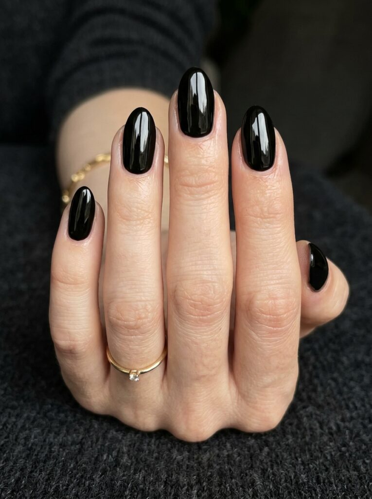 30 Cute Fall Nail Ideas for 2026 That Are Worth Copying closeup short almond nails