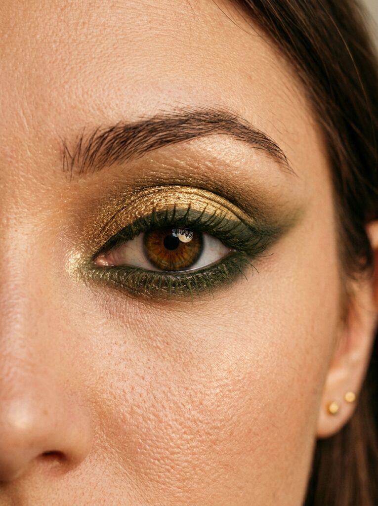 15 Fall Eyeshadow Combos That Make Your Eyes Pop olive green and gold eyeshadow combo